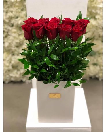 Red Classico Flower Arrangement