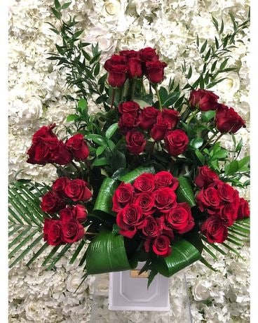 CRAZY RED LOVE Flower Arrangement