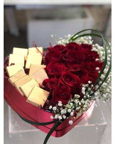 SWEET RED HEART Flower Arrangement