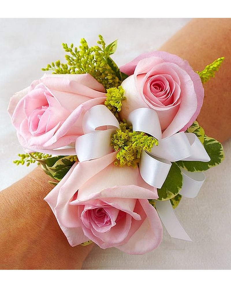 フラワー・ガーデニング corsage no.770 Enchanted Corsage in Latrobe PA - Robb's Floral Shop