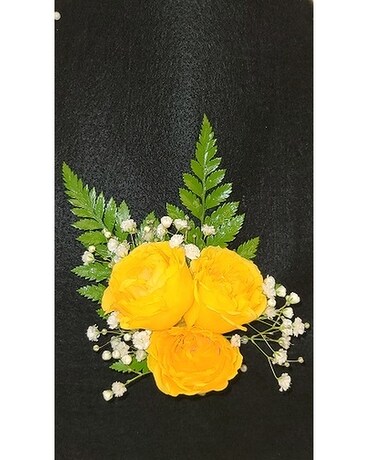 Spray Rose Boutonniere Boutonniere