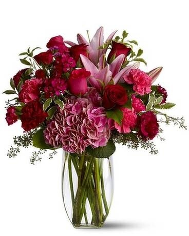 Burgundy Blush in Fort Chiswell Flower Arrangement