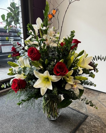 Sensational Spectacle Flower Arrangement