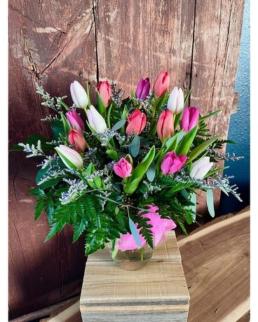 15 Stems of Lovely Tulips Flower Arrangement