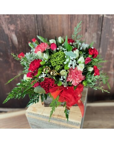 Holiday Bloom Box Flower Arrangement