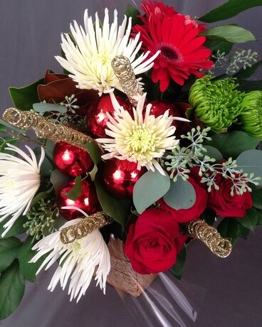 Elegant Christmas Cut Flower Bouquet