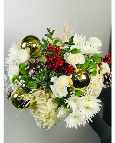 Gold Sparkle Holiday Cut Flower Bouquet Bouquet