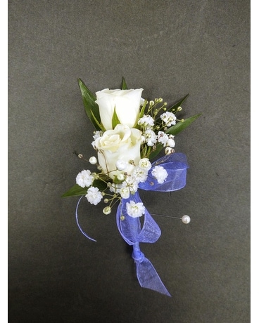 spray rose boutonniere in Rancho Cucamonga CA - Archibald Flowers