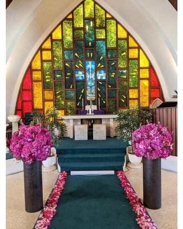 Hot pink ceremony Wedding Arrangement