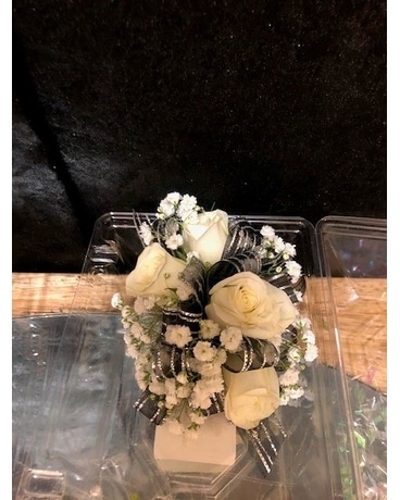 White Spray Rose Corsage b Corsage