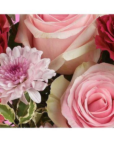 Soft and gentle Pinks Designer's choice Flower Arrangement
