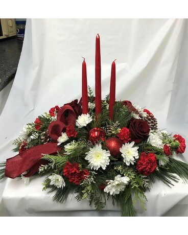 Holiday Classic 3 Candles Centerpiece Flower Arrangement