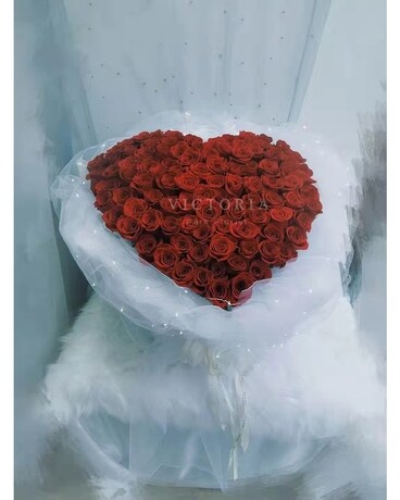 Red Heart Bouquet Flowers