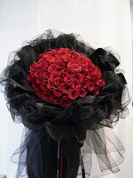 52 black wrapping size, 25 inches height and 22 inches wide.