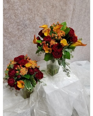 Bridesmaid bouquet(Left Picture) Flower Arrangement
