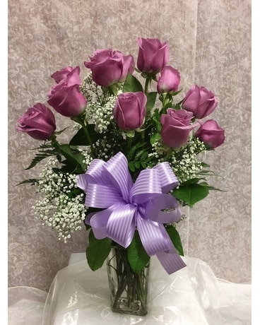 DZ LAVENDER ROSES Flower Arrangement