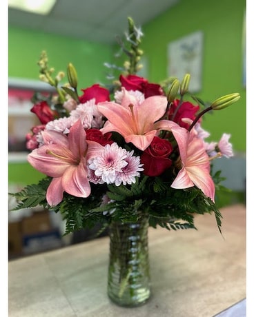 Cupid's whisper Flower Arrangement