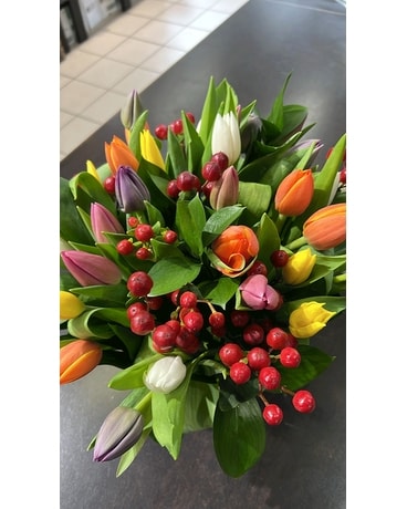 30 Stems of Tulips with Greens & Berries Bouquet Flower Arrangement