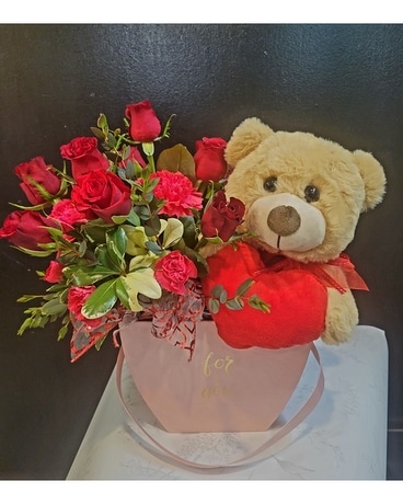 Lovely Bear Roses Flower Arrangement