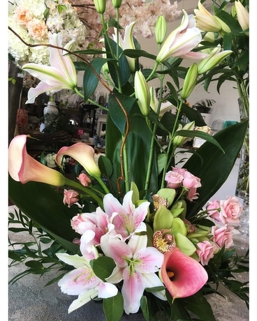 Leonor's Delight Flower Arrangement