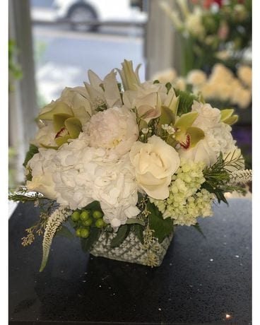 First Love in Greenwich CT - Greenwich Blooms Florist Inc