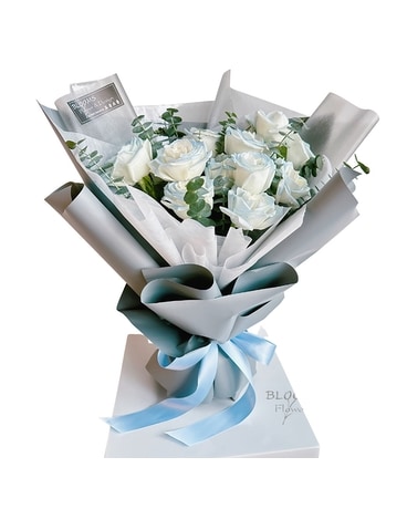Ocean Blue Rose Bouquet Bouquet