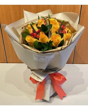 Yellow Rose Round Bouquet Flower Arrangement