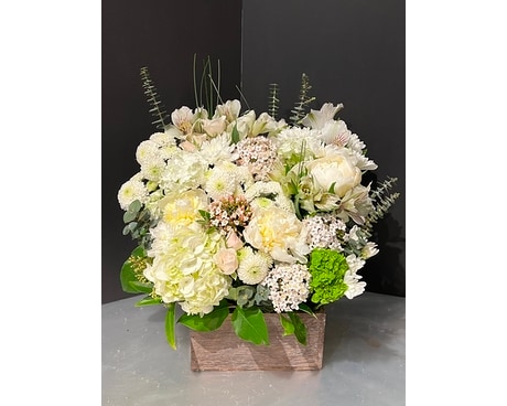 MD COLLECTION H Flower Arrangement
