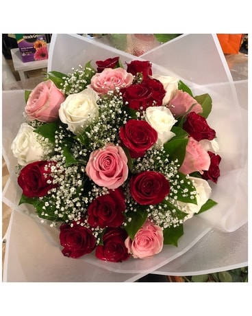 CUSTOM ROSES Flower Arrangement