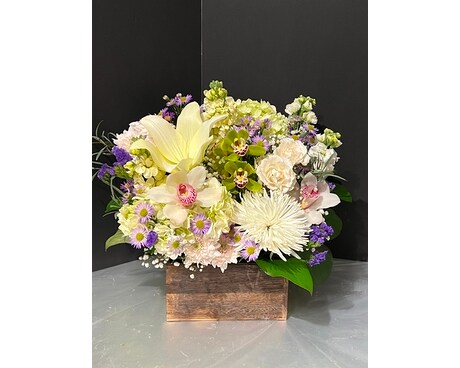 MD Collection E Flower Arrangement