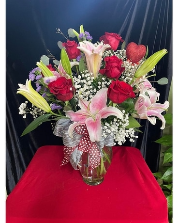 Stargazers and Roses Flower Arrangement