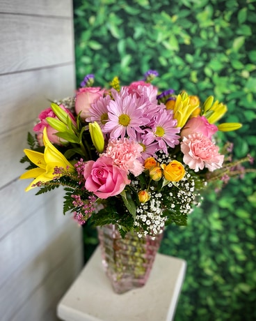 Cheerful Love Flower Arrangement