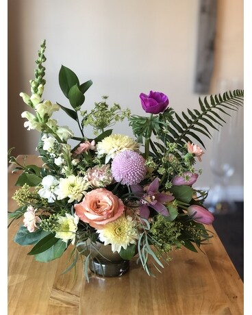Elegant Spring Flower Arrangement