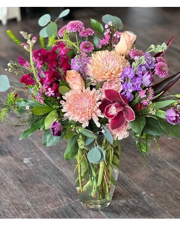 Hugs and Kisses For Mom Flower Arrangement