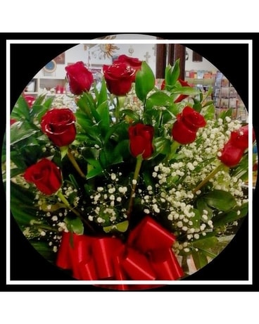 Lisa's 1 dz red roses Flower Arrangement