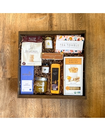 Summer Sweet + Savory - Large Gift Basket