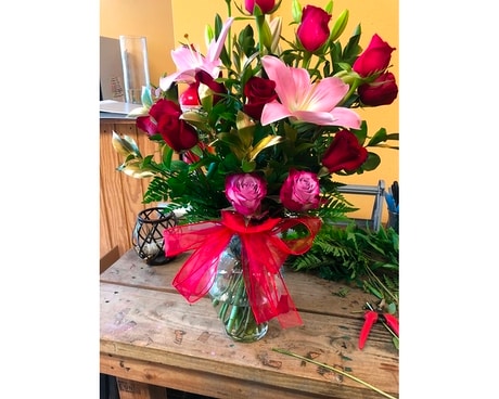 12 ROSES WITH LILIES (Designer Choice) Flower Arrangement