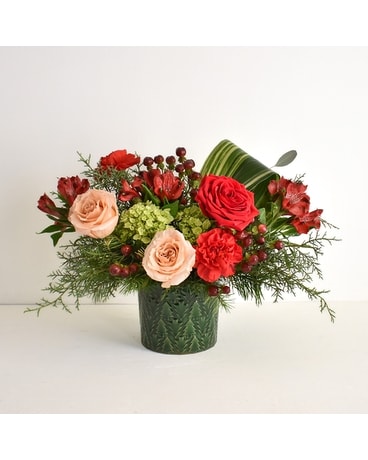 O Tannenbaum Bouquet - Sweet & Petite Flowers