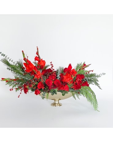 Magnificent Cardinal Centerpiece Flowers