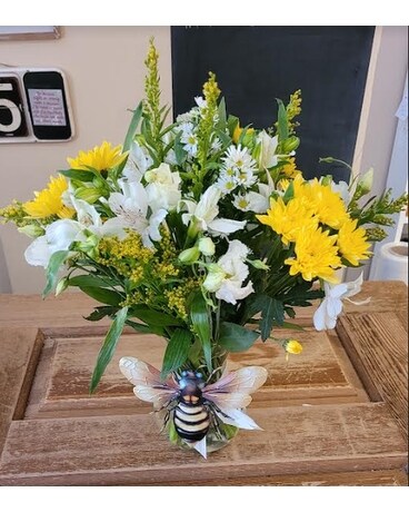 Bee you bouquet Flower Arrangement