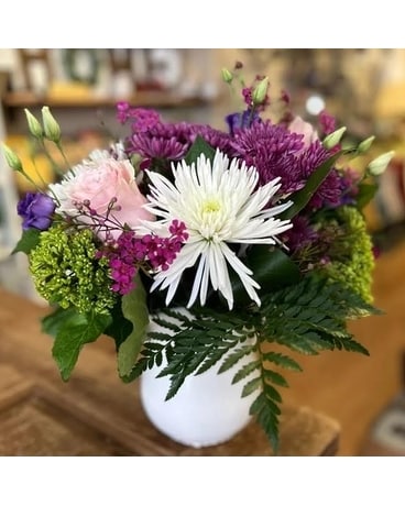 Pitcher of love deluxe Flower Arrangement