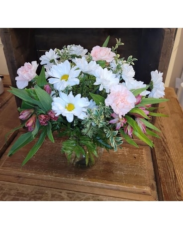 Pretty in Pink Flower Arrangement