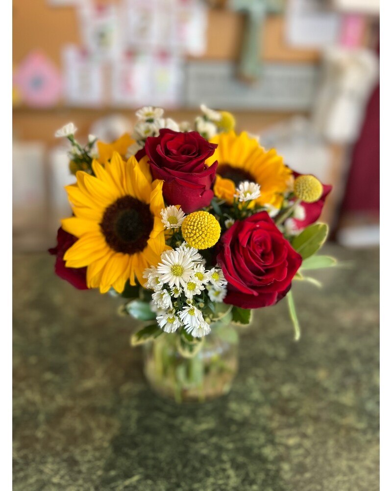 Sunflower Romance in Columbus MS - Noweta's Florist