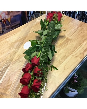 Dozen Gift Boxed Long Stem Red Roses Flower Arrangement