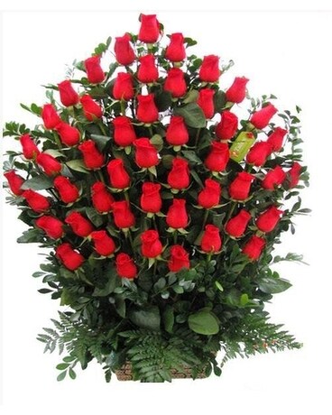 Lovely Red Roses Flower Arrangement