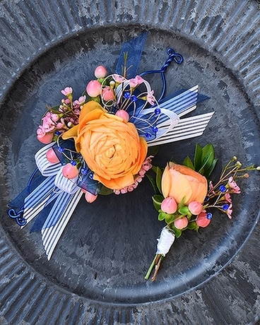 Peachy Keen Corsage