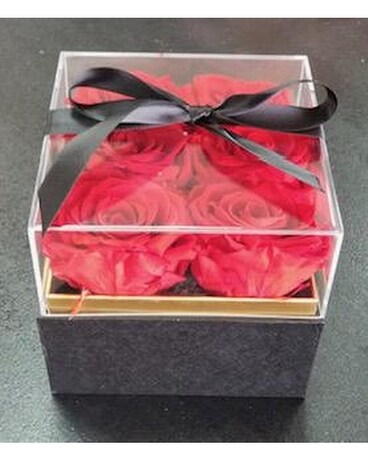 EVERLASTING LOVE Flower Arrangement
