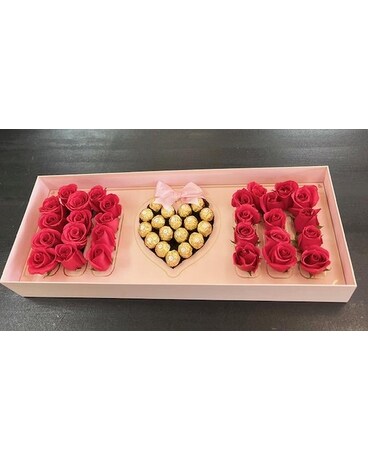 Sweet Mom Box Flower Arrangement