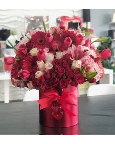 Innamorato Di Te Flower Arrangement