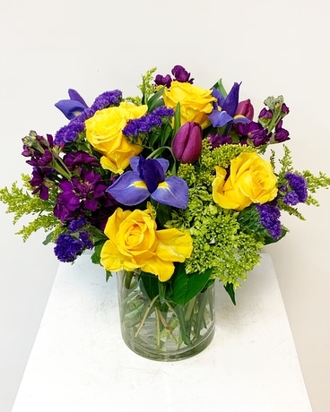 hugs and kisses Flower Arrangement